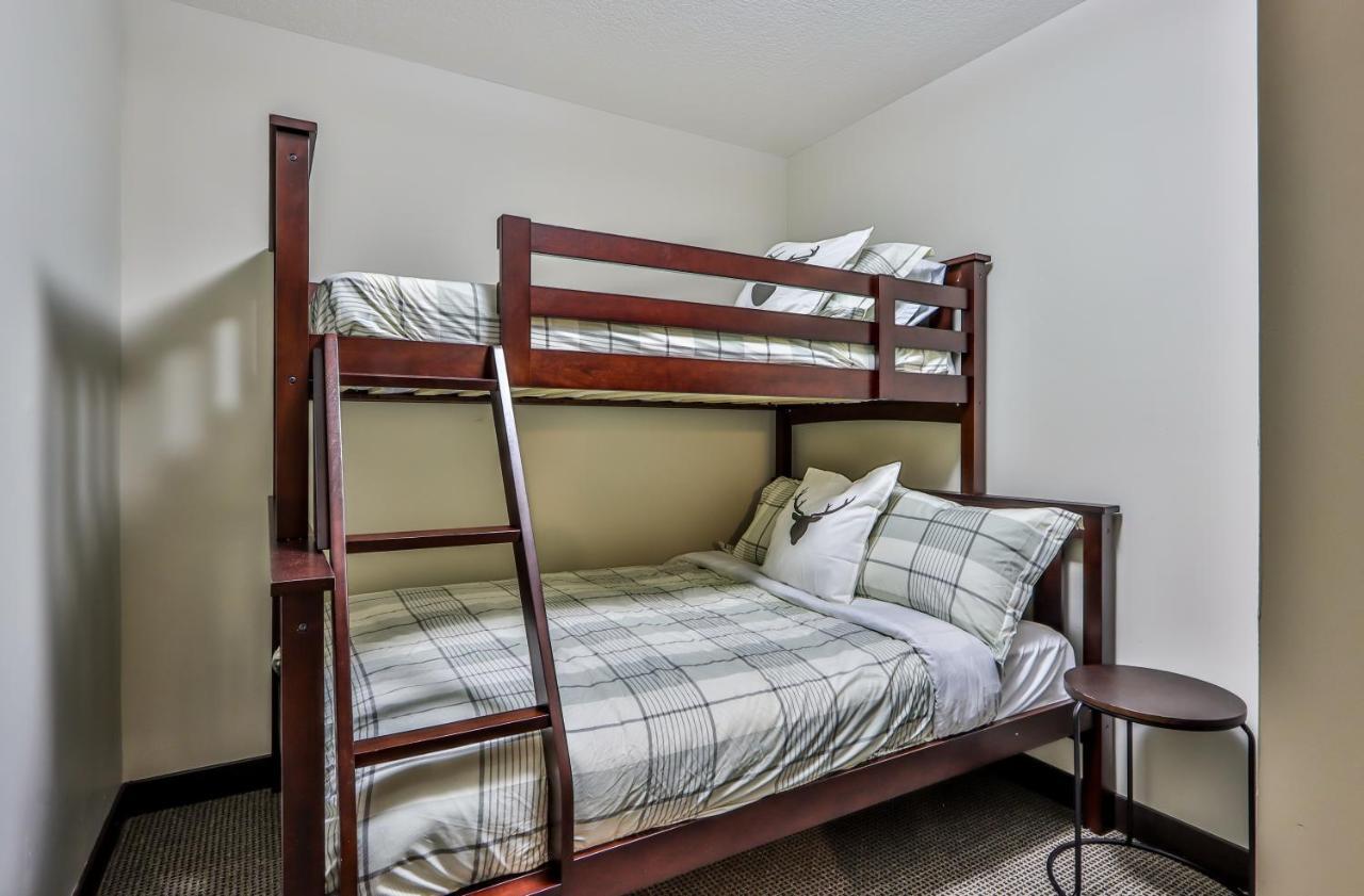 Fenwick Vacation Rentals - Scenic 1 Bedroom Plus Den, Pet Friendly Dead Mans Flats Exterior photo